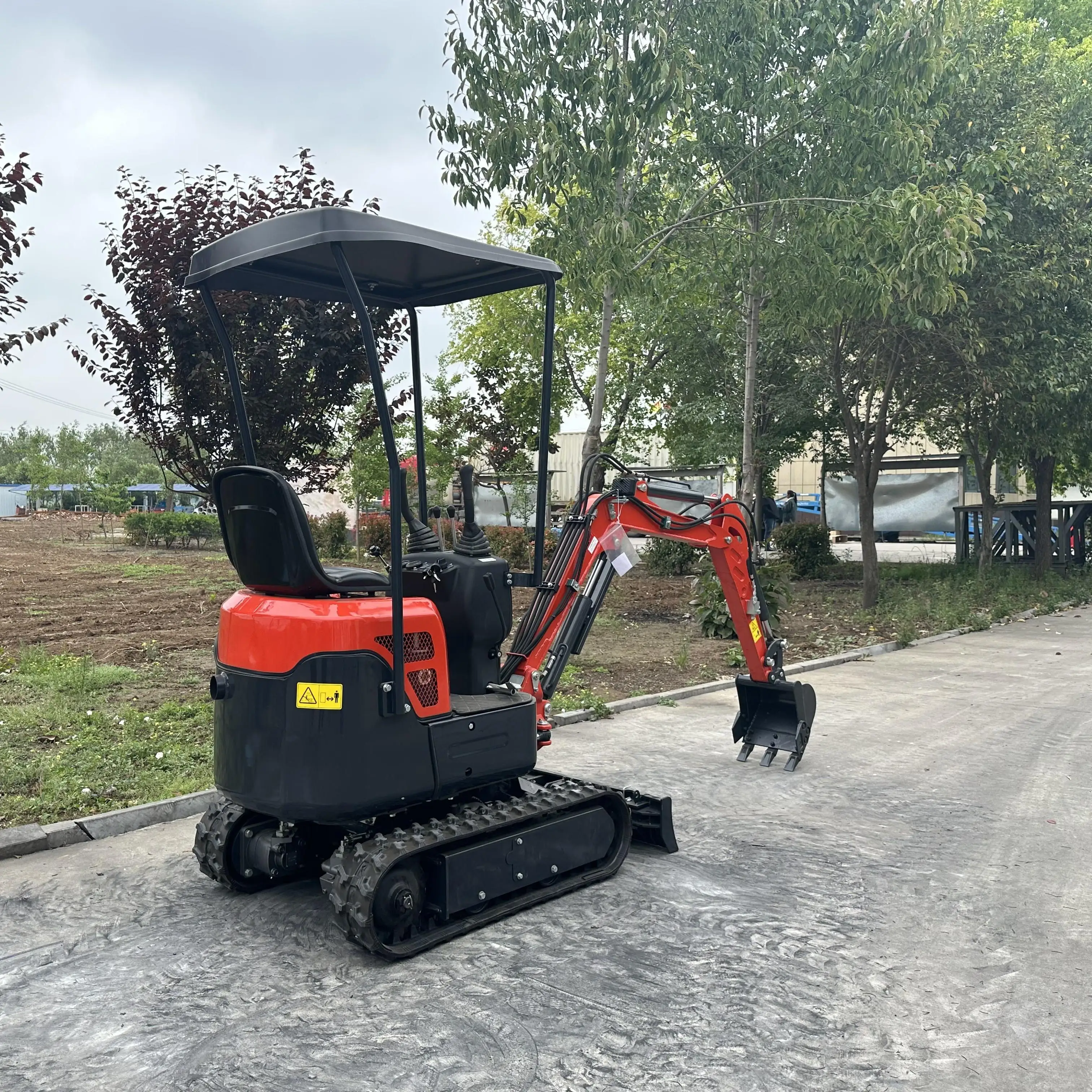 QILU Garden use crawler excavators digger hydraulic mini 1 ton excavator with attachment