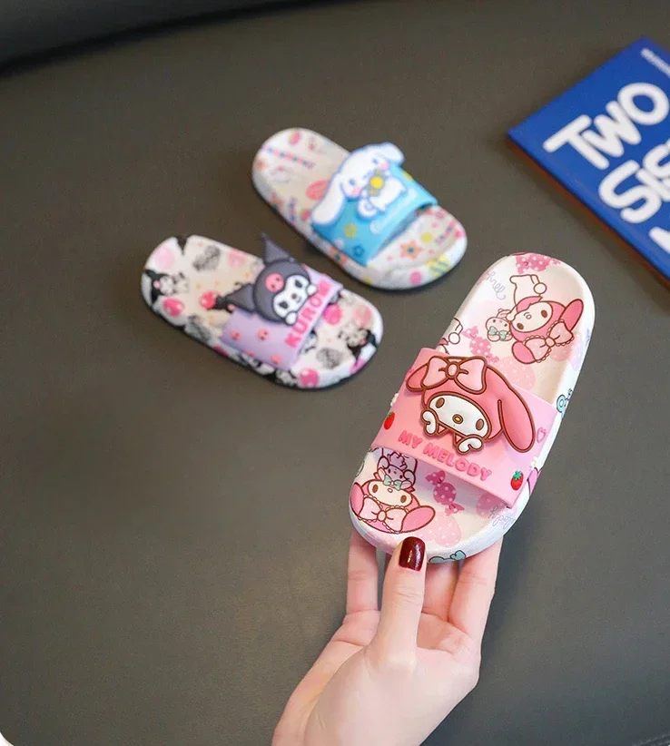 Kawaii Sanrio Anime Sandals Kuromi Cinnamoroll My Melody Slipper pantofole per bambini estate belle ragazze antiscivolo fondo morbido