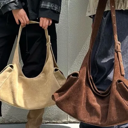 

2025 новая версия модной ретро-портативной осенне-зимней матовой повседневной портативной сумки через плечо под мышками