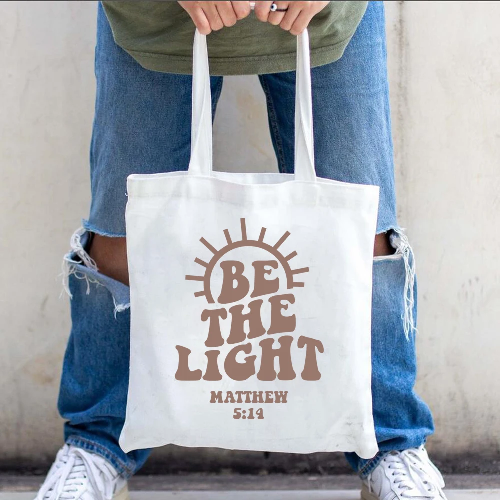 Vintage BeThe Light Tote Bag Funny Letter Printed Bible Verse Scripture Jesus Religion Women's Eco Friendly Canvas Tote Bags