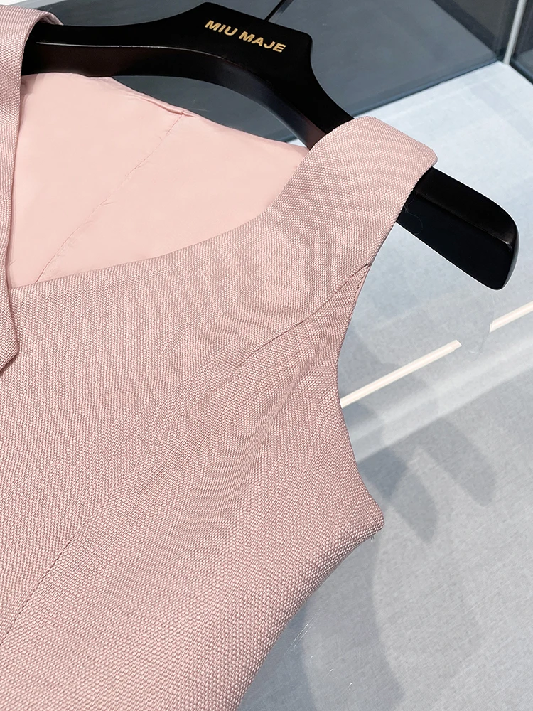 

High-End Summer Women's Faion Set V-Ne Svel Tank Top + ort Pleated Skirt Wool Button-Up Two-Piece Ensemble