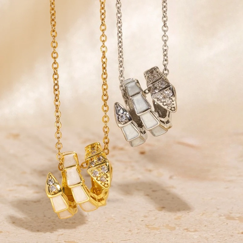 

European and American Exquisite Snake Bone Necklace, Light Luxury and High-end Collarbone Chain for Women