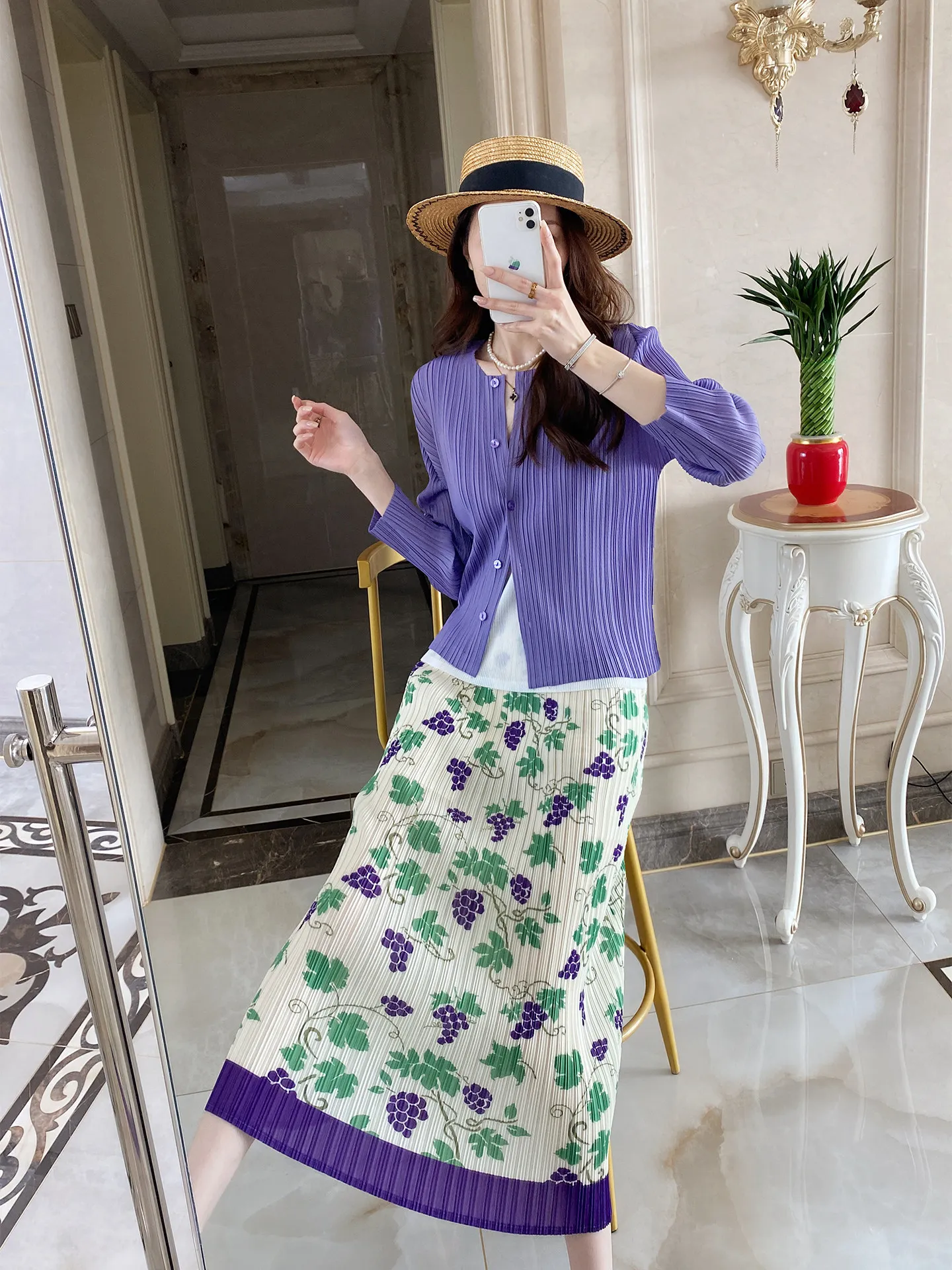 

Фиолетовый плиссированный кардиган и юбка с принтом: женский летний комплект для отпуска, стройнящий образ, дорожный комплект из двух предметов