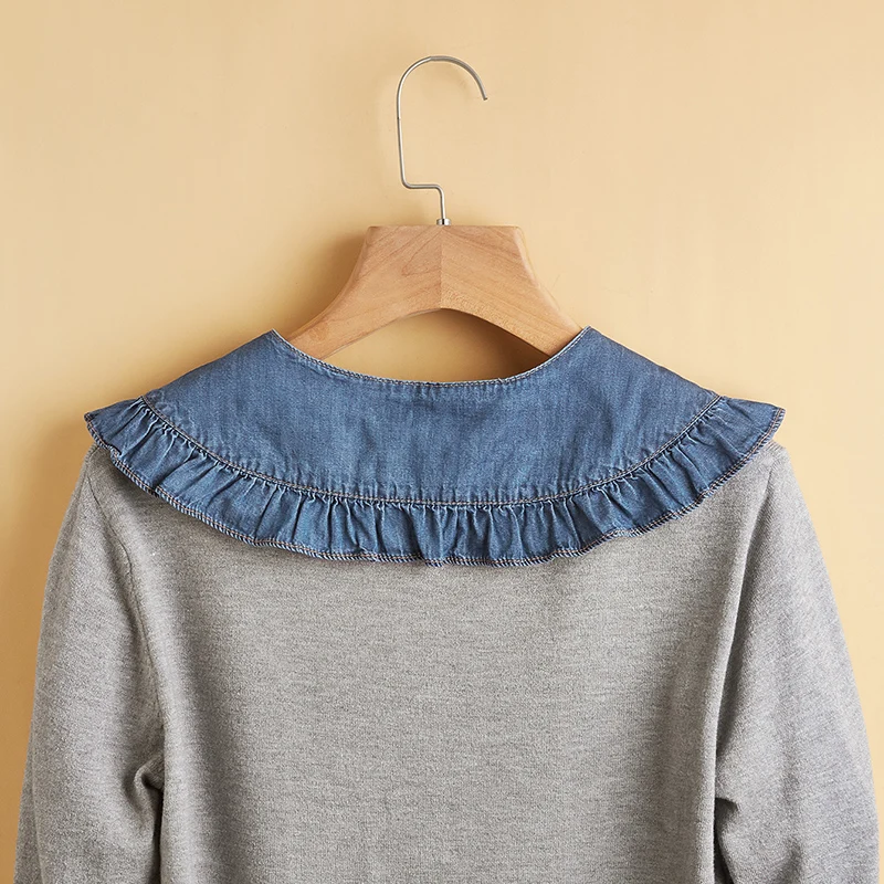 Schalkragen aus gewaschenem Denim für Damen mit plissierter Spitze und modischem Fake-Kragen – Detail 5