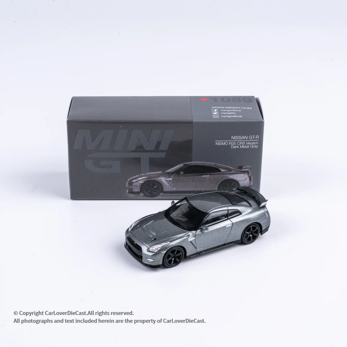 

MINIGT 1/64 1089 Nissan GT-R 2013 Dark Metal Gray NISMO R35 CRS Version Simulation Alloy Small Scale Car Toy Gift New Year