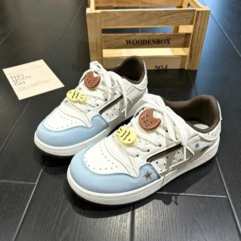 2026 New Thick Soled Women's Sneakers Lightweight Casual Loafers Fashion Fish Decor Round Toe Women Shoes Zapatos Para Mujer