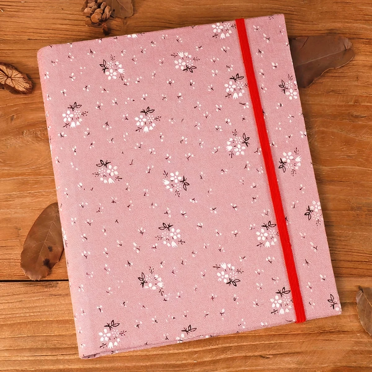 A 6-inch 200 sheet cloth photo album is an excellent gift for families, birthdays, Christmas, and the start of school seaso