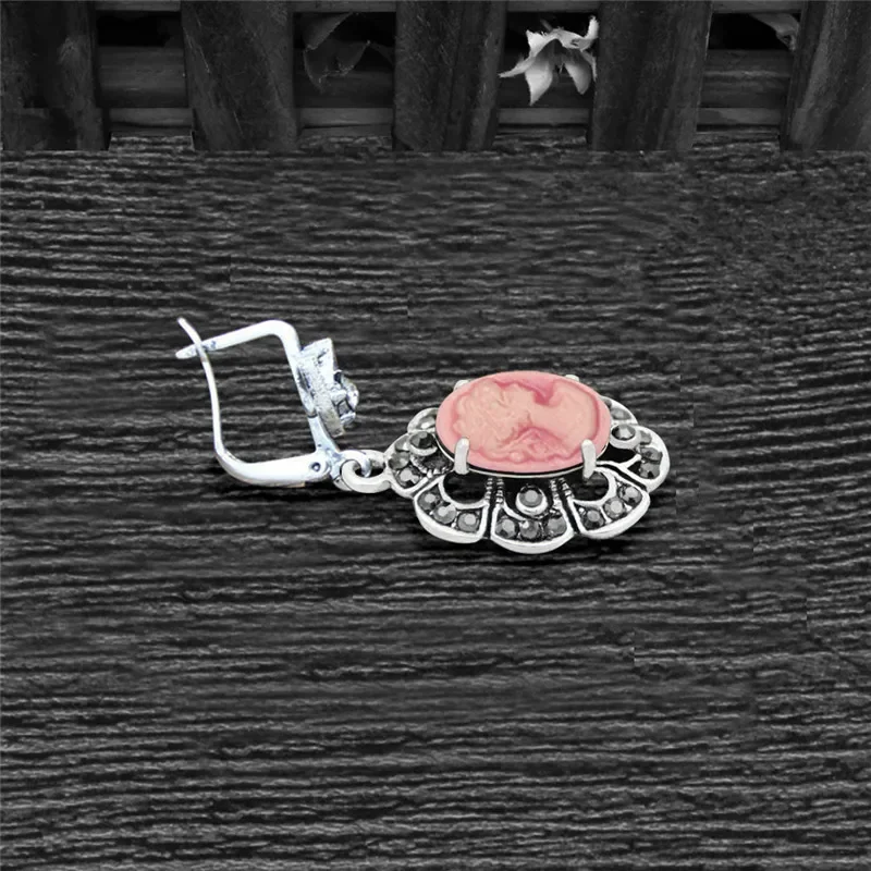 Vintage Plumflower Pendant Lady Queen Cameo Jewelry Sets For Women Antique Silver Plated Cameo Necklace Earring Ring Fashion Set