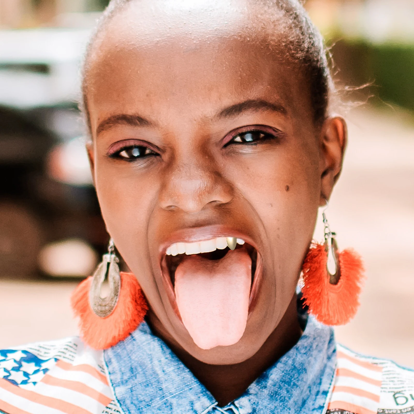 2 szt. Hip Hop Grill na Zęby Premium z Miedzi, Imitacja Grillu na Zęby, Błyszcząca Biżuteria na Usta, Dekoracyjny Grill na Zęby na Rap Party, Cosplay