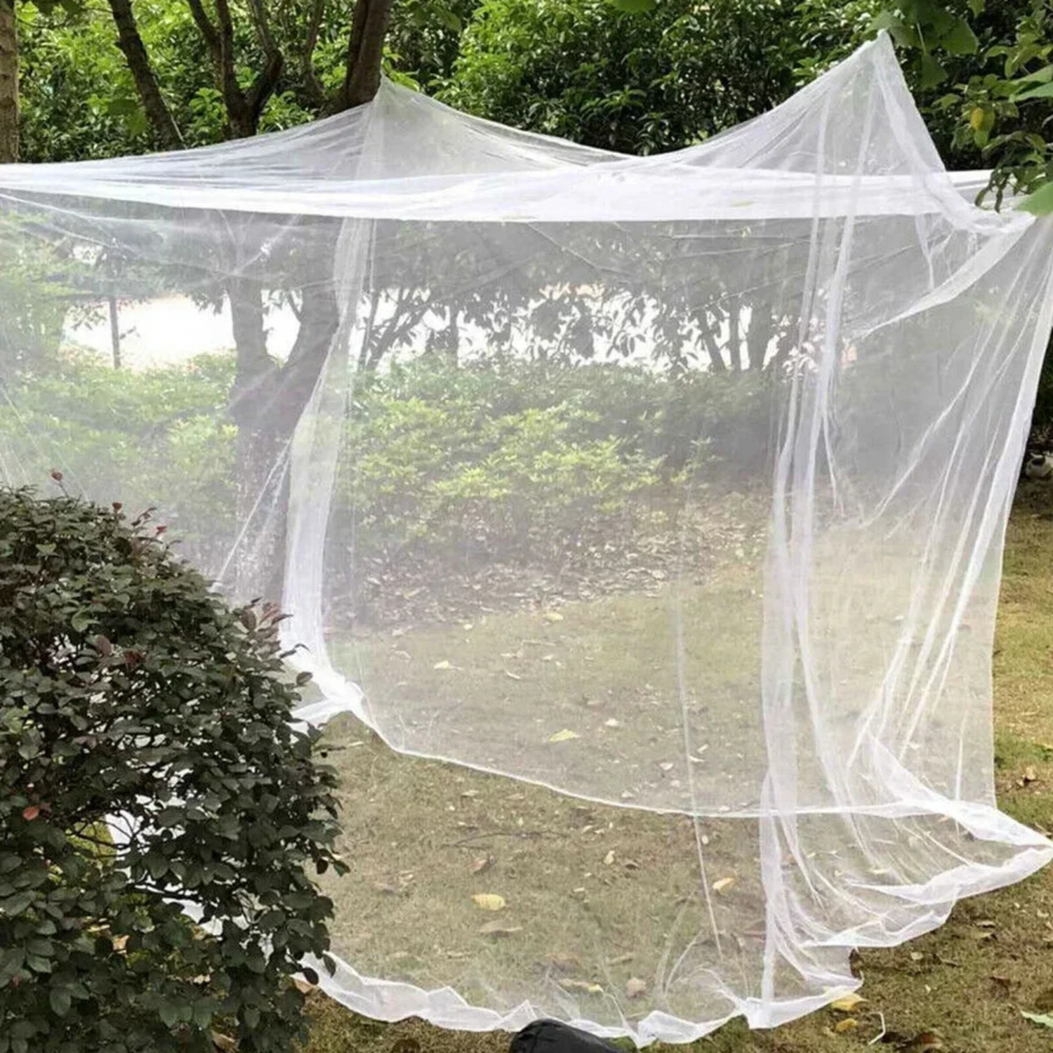 Large White Camping Mosquito Net for Indoor and Outdoor Use - Premium Insect Tent for Maximum Protection and Comfort