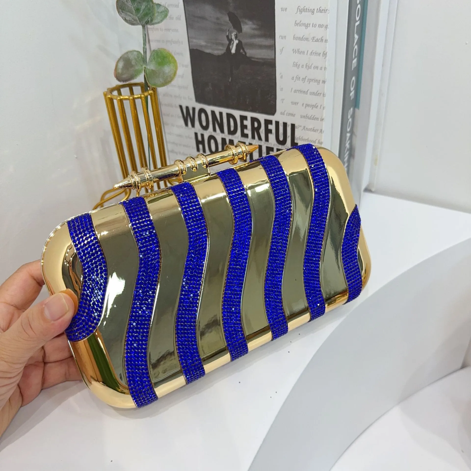 

Striped Dinner Bag Diamond Rhinestone Acrylic Evening Bag Fashion Sequined Cheongsam Dress Clutch Bag