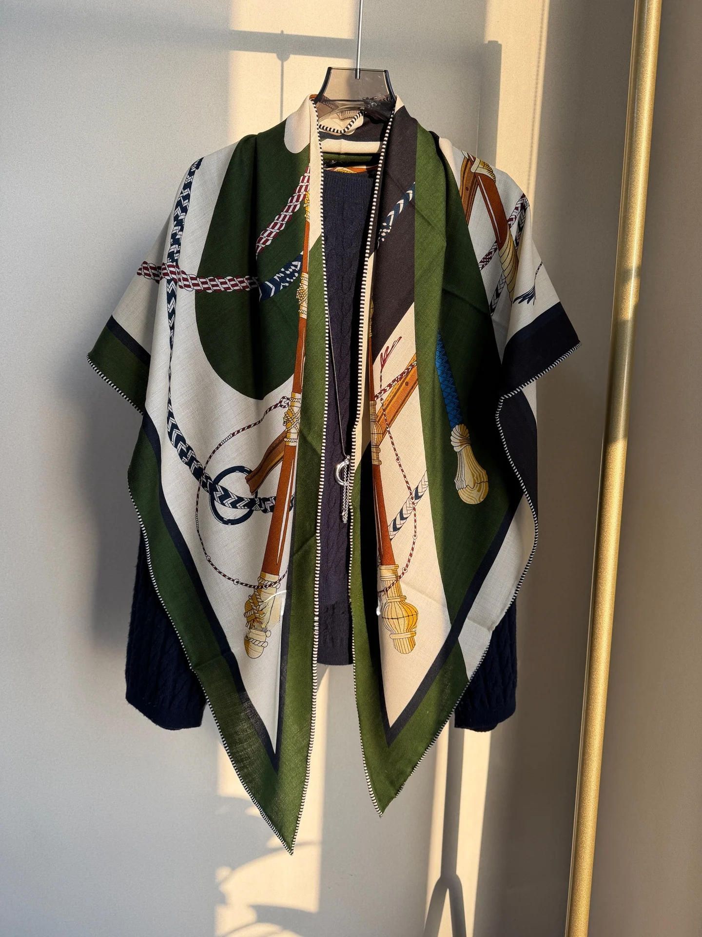 grande-echarpe-en-laine-polyvalente-00-laine-pour-femme-poincon-23cm-pour-les-deplacements-quotidiens-et-l'equitation-et-la-ceremonie