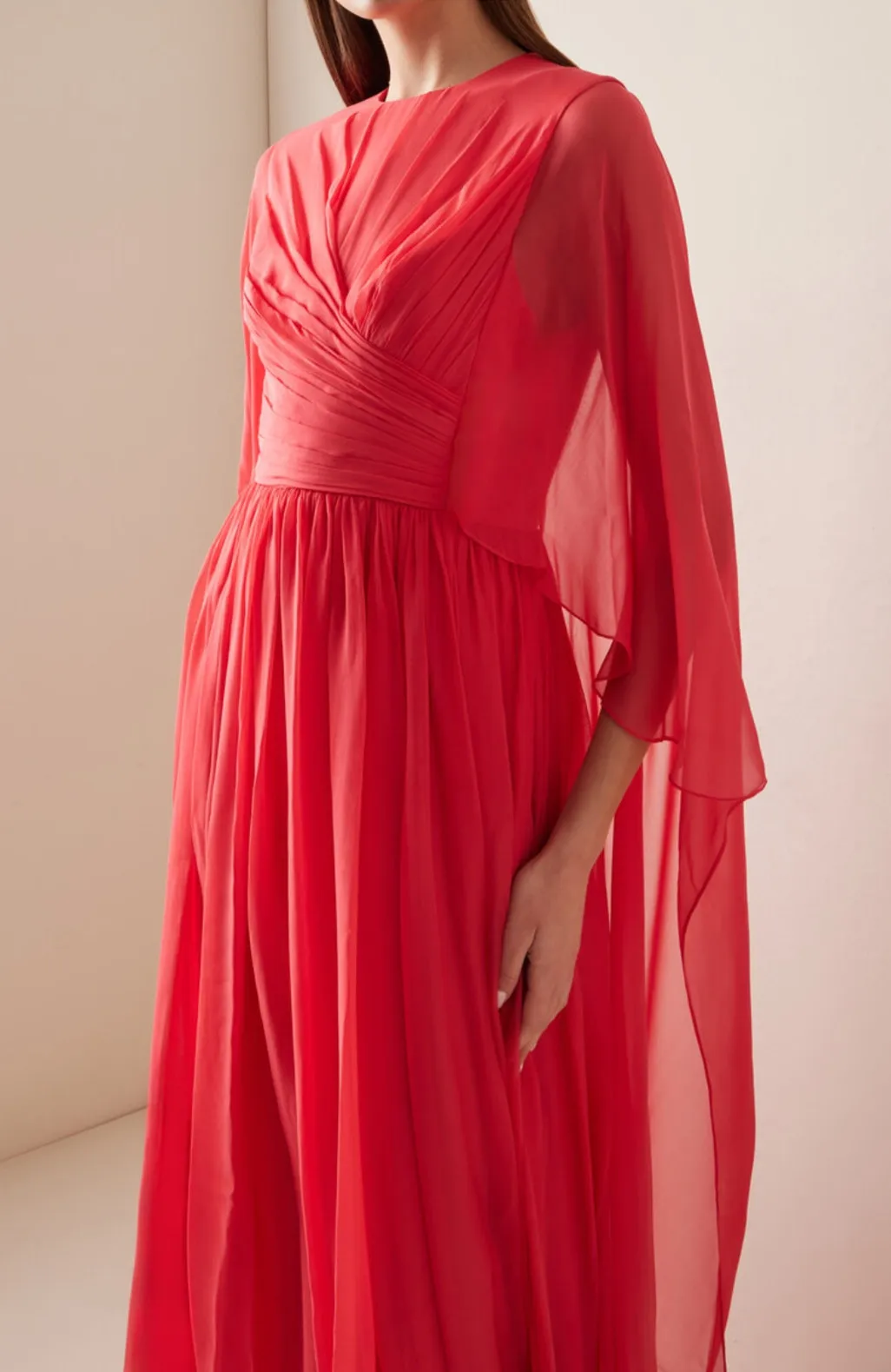 Op maat gemaakte lange avondjurken met O-hals en cape A-lijn chiffon O-hals geplooid فسات Bravo Mohamed vloerlengte galajurk voor dames