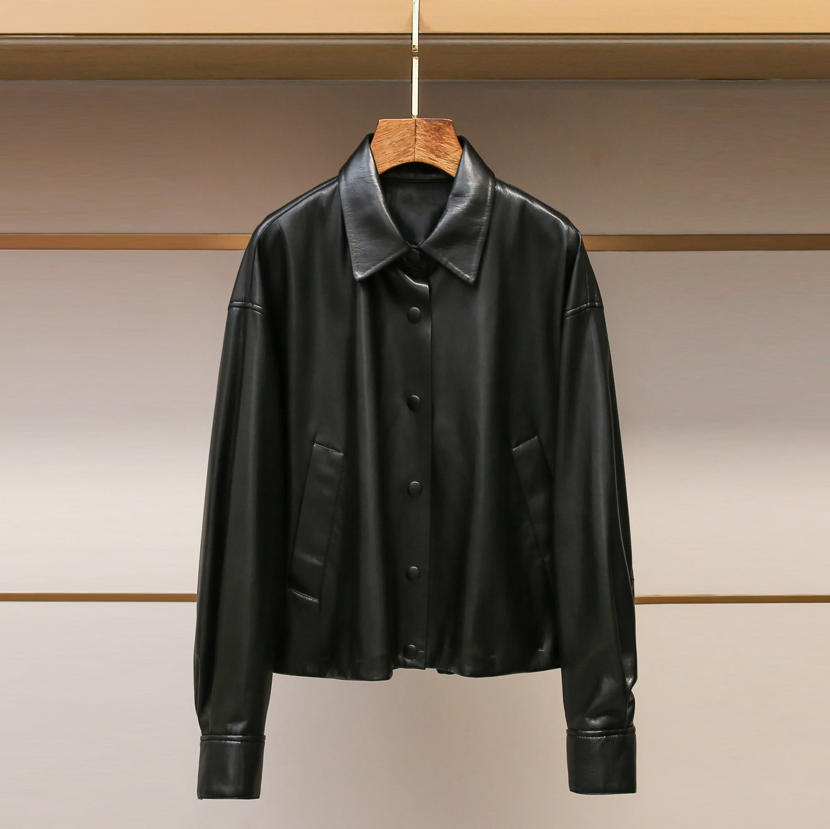 高級婦人服 ロースレオル ジャエット デザイン入り ネイキッドレザーポーチ クアンティ 冬の新作 レディースコート