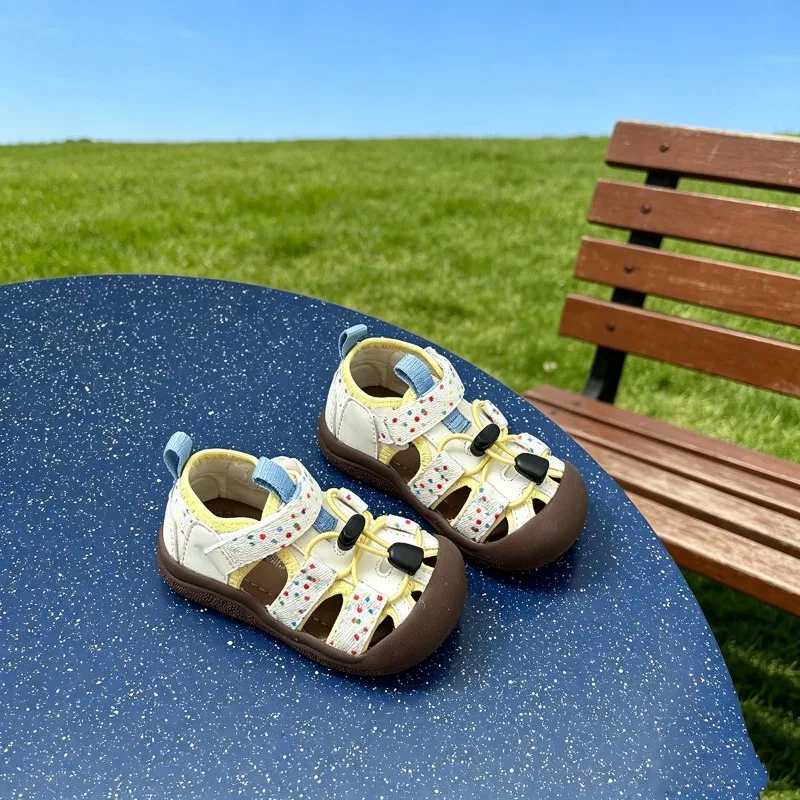 Kleinkind-Sandalen mit Zugschnur, geschlossene Zehenpartie, Kinder-Strandschuhe, ausgehöhlt, Sommer 2026, neue Baby-Lauflernschuhe mit weicher Sohle – Detail 5