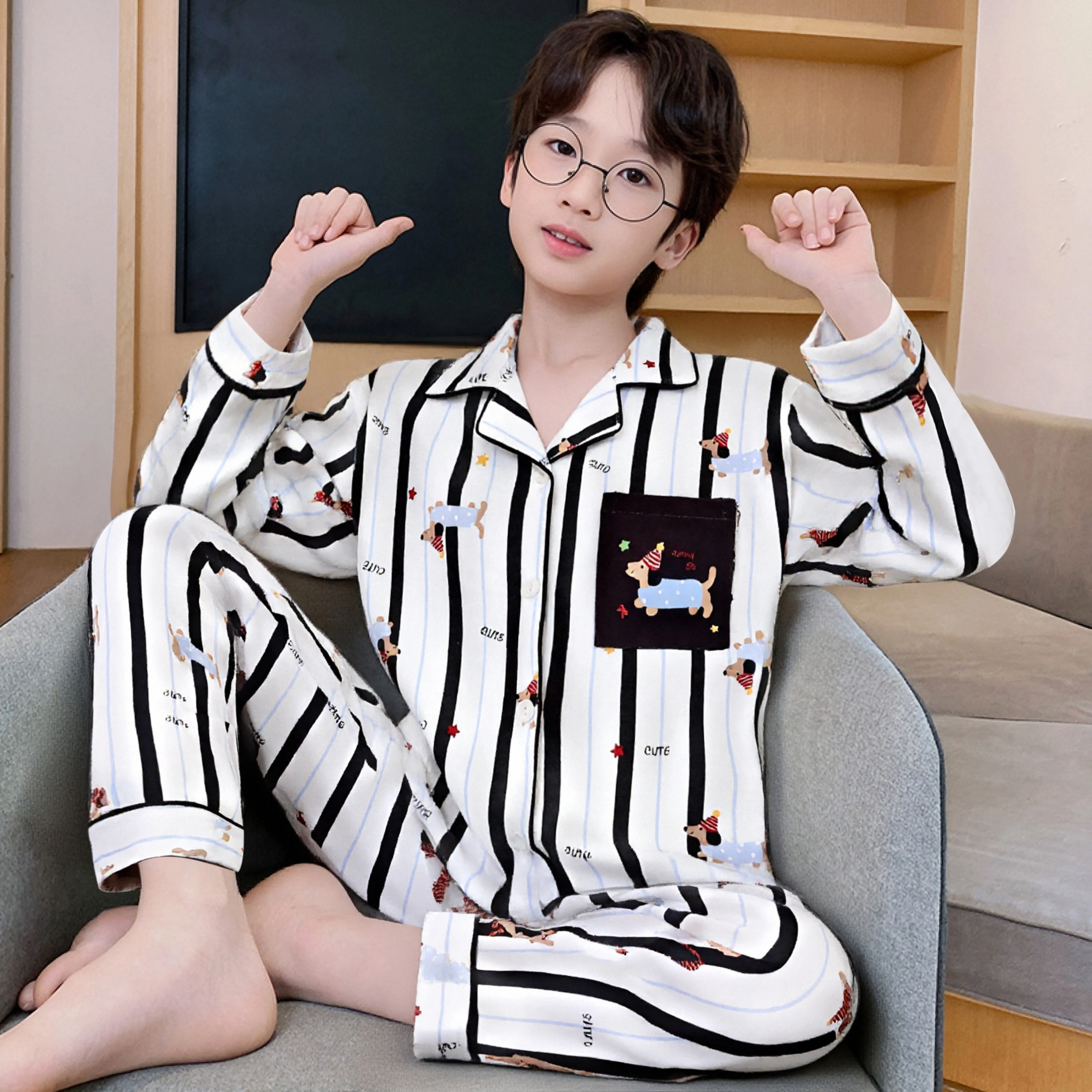 Puppy-patterned pajama set, a long-sleeved top and matching pants, comfortable homewear
