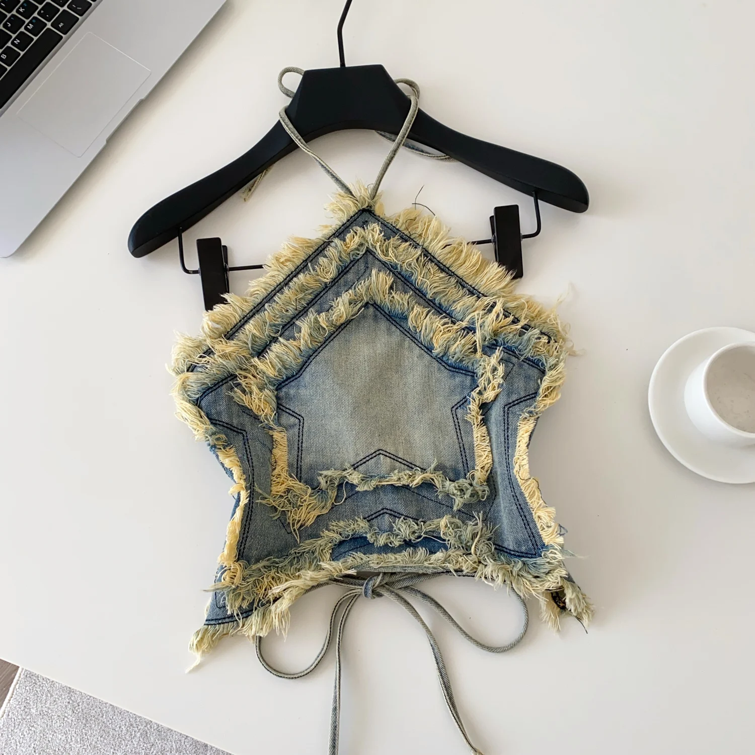 

Шикарный винтажный топ с открытыми плечами и кисточками, корейский модный осенний женский укороченный топ на бретельках