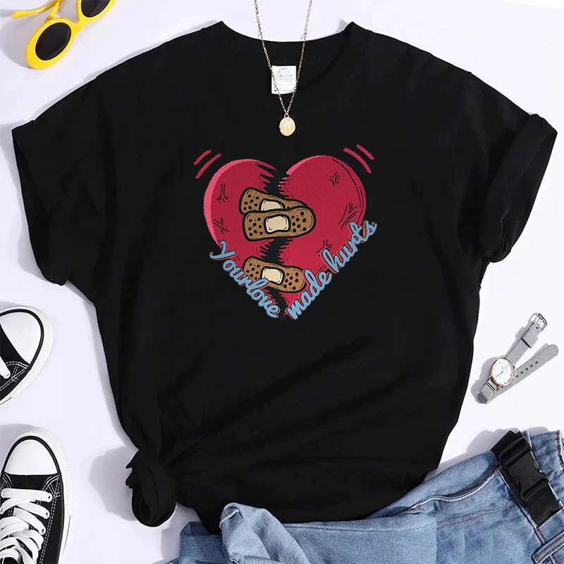 傷ついた心を癒す愛は傷をつける 100% コットン Tシャツ レディース ジョーク ユーモア サマーTシャツ オーバーサイズ カジュアル服 メンズ ストリートウェア