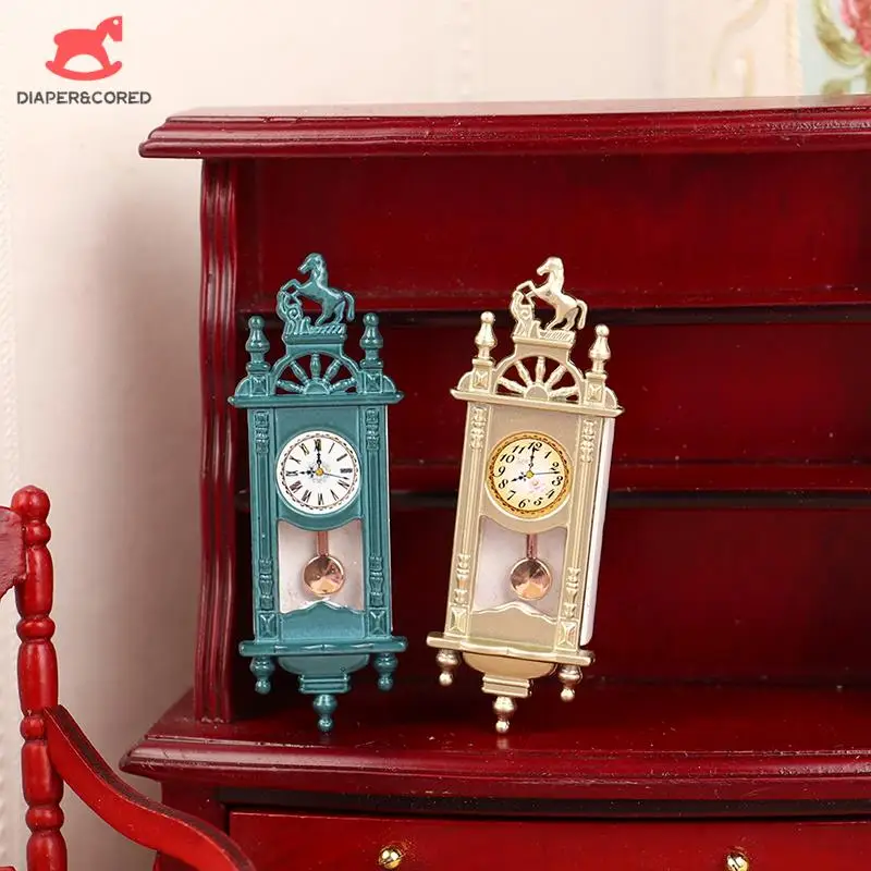 

1pcs 1:12 Dollhouse Retro Roman Clock Living Room Scene Props Decoration Pendant Clock Furniture Decor Accessories