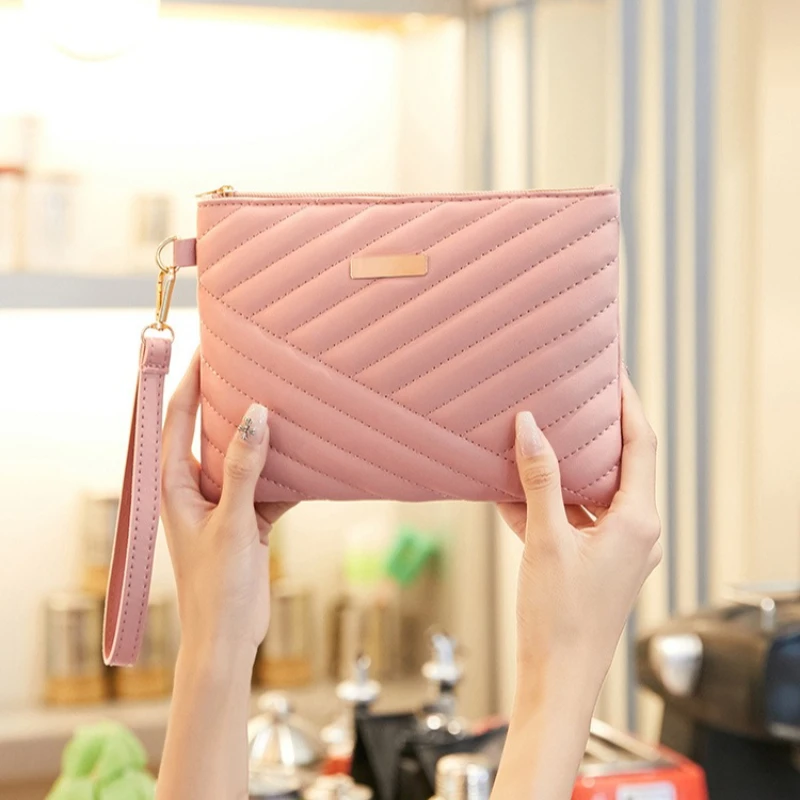 Quilted Leather Clutch Purse with Zipper Closure Matching Wrist Strap,hand Pouch for Storing Cosmetics,essentials for Women