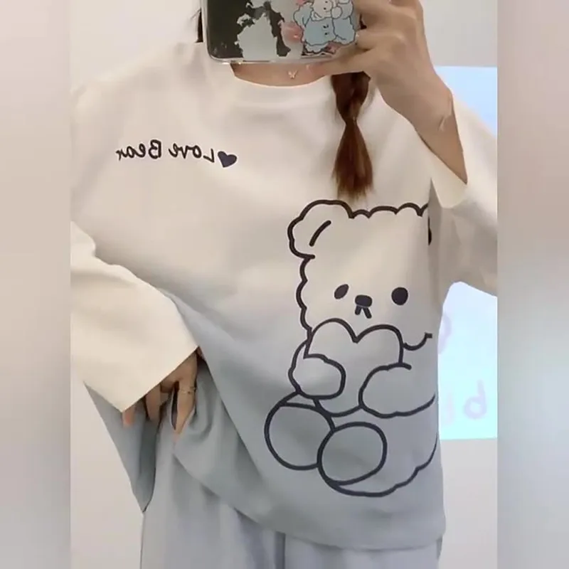 女性の長袖漫画クマのパジャマ、カジュアルで快適なホームウェア、女性のためのかわいい花のラウンジウェア、春と夏