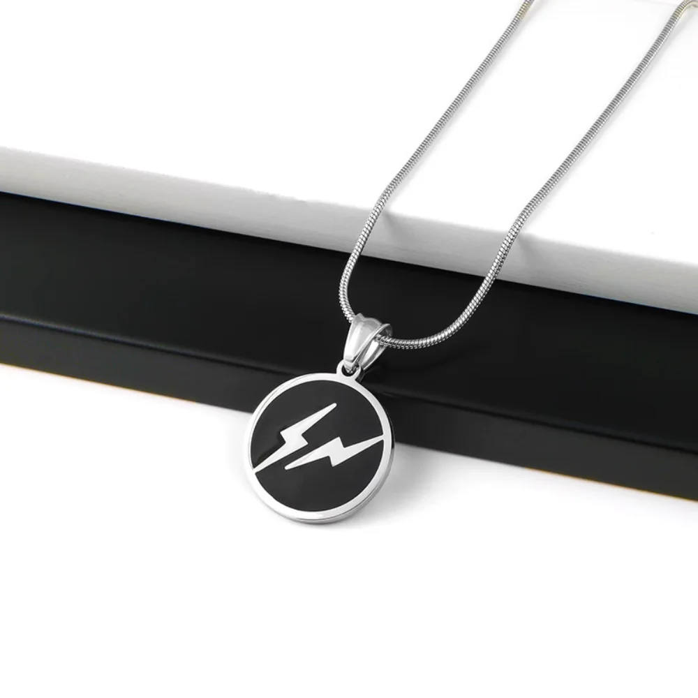 Trendy men's and women's necklaces, personalized double lightning couple models, versatile titanium steel pendants