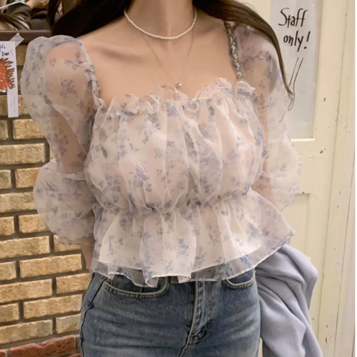 

Корейский шифоновый топ с цветочным принтом и рукавами-фонариками, женский, для ранней весны, высококачественный, с квадратным вырезом, универсальный, антивозрастной эффект.