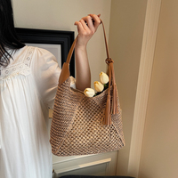 New Fashionable Straw Shoulder Bag, Elegant and Trendyy Large-Capacity Women's Bag, Versatile for Shopping, Vacation and Travel, Stylish Straw Women's Bag