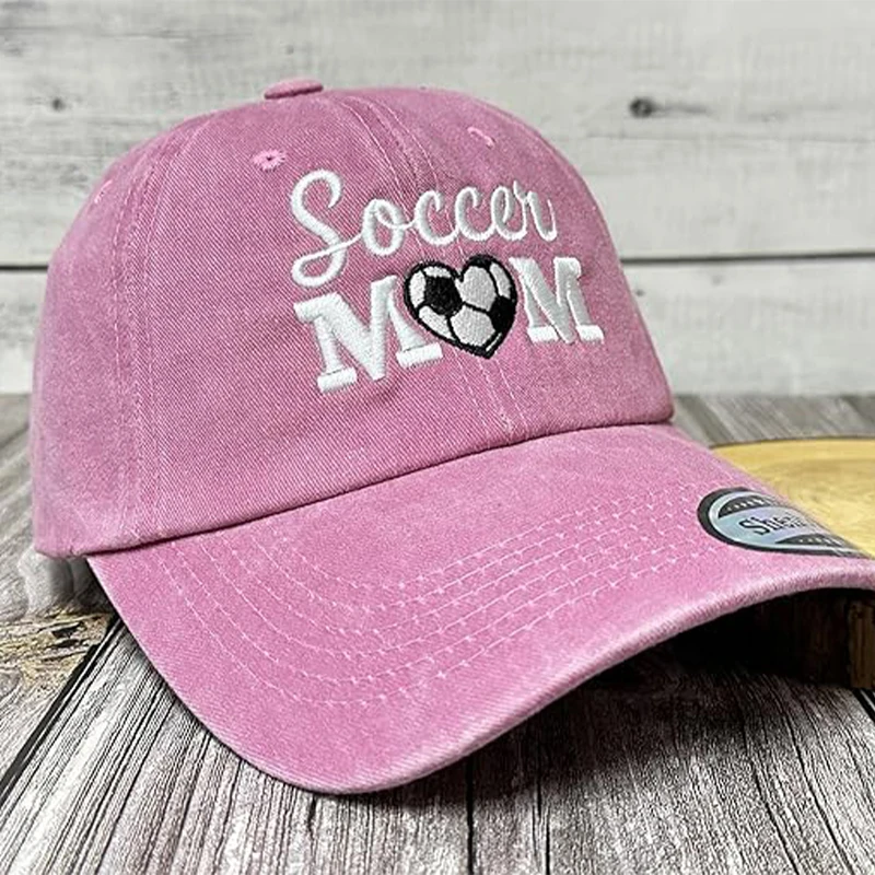 An embroidered SOCCER MOM soccer pink baseball cap suitable for men and women traveling outdoor sports spectator visor