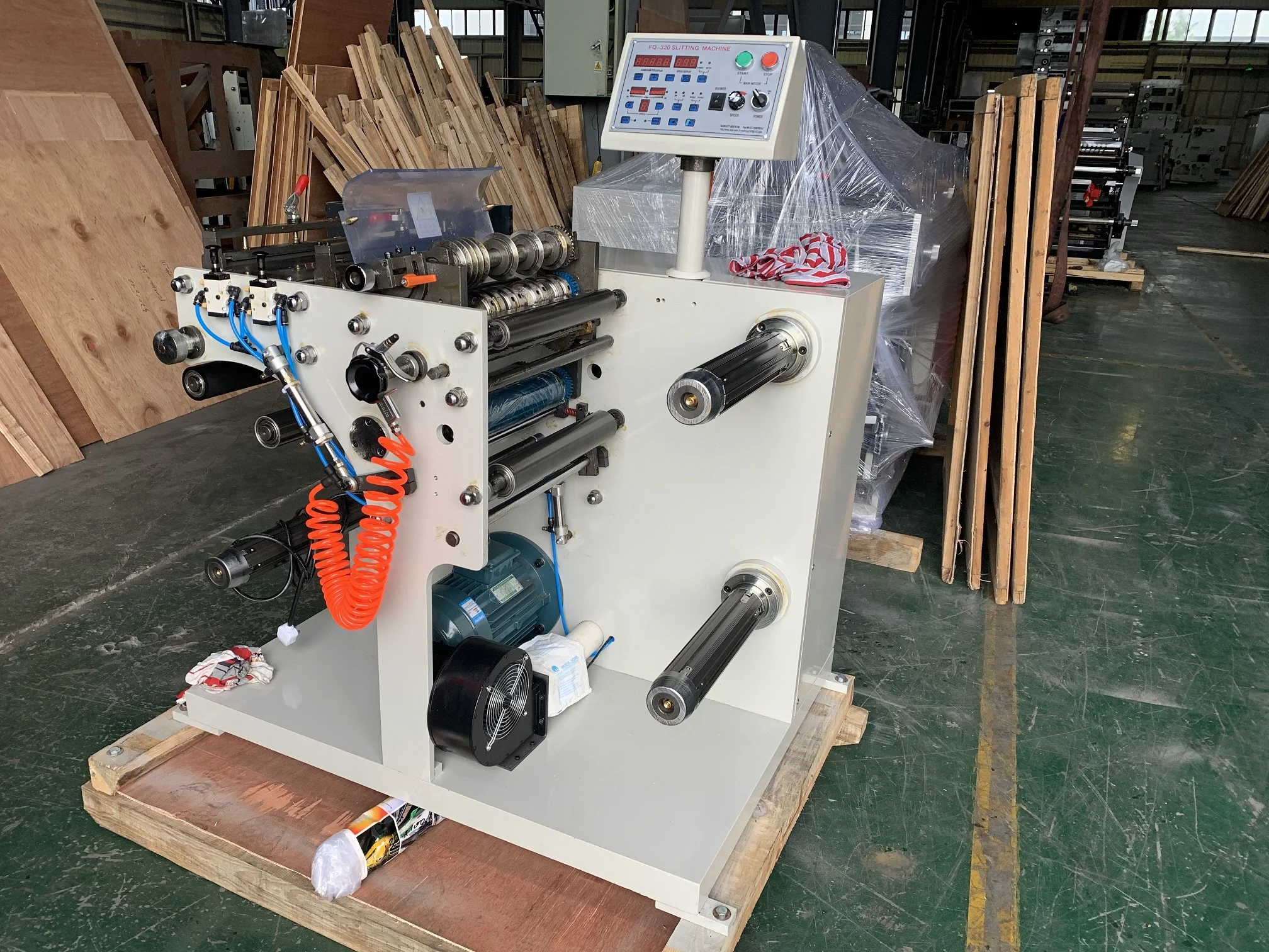 آلة إعادة لف القطع الصغيرة من GoPRINTo للملصقات والأفلام مع التحكم شبه الأوتوماتيكي #4