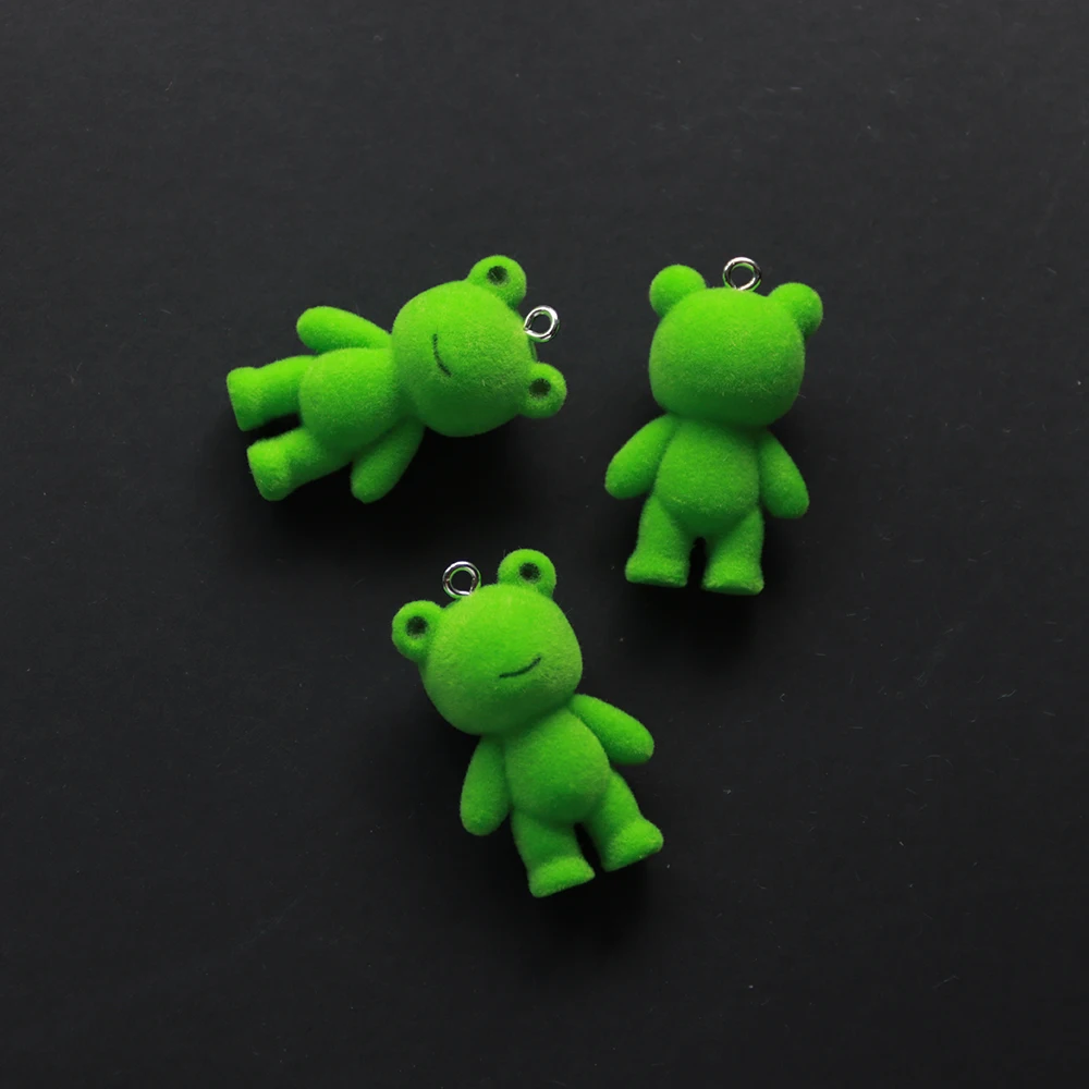 30 buah liontin katak Kawaii 3D berbulu berkelompok hewan jimat katak miniatur boneka gantungan kunci kalung liontin DIY membuat perhiasan