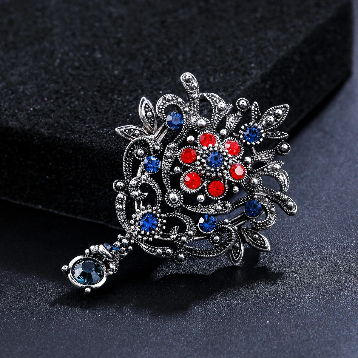 WEIMANJINDIAN Brand New Arrival Vintage Style Crystal Rhinestones Lucky Flowers Drop Brooches Jewelry