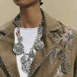 Best lady New ZAA Heavy Metal Heart and Badge Pendant Necklace, Retro Punk Style Geometric Necklace, Everyday Party Jewelry