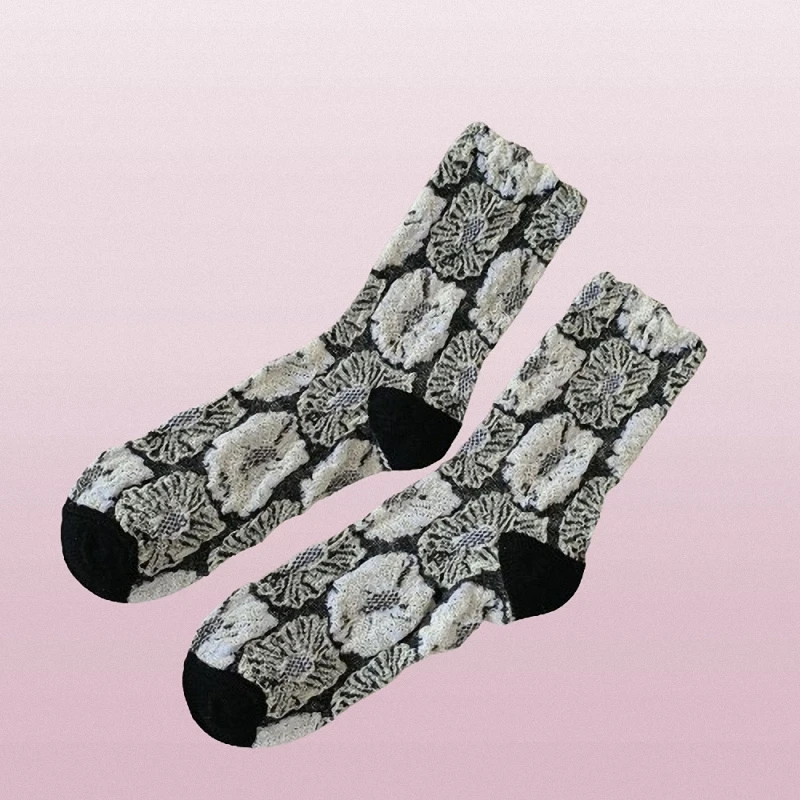 Chaussettes à fleurs respirantes pour femmes, tube moyen, style universitaire, chaussettes longues douces pour filles, chaussettes de sport pour femmes, 3/6 paires, nouveau, 2024