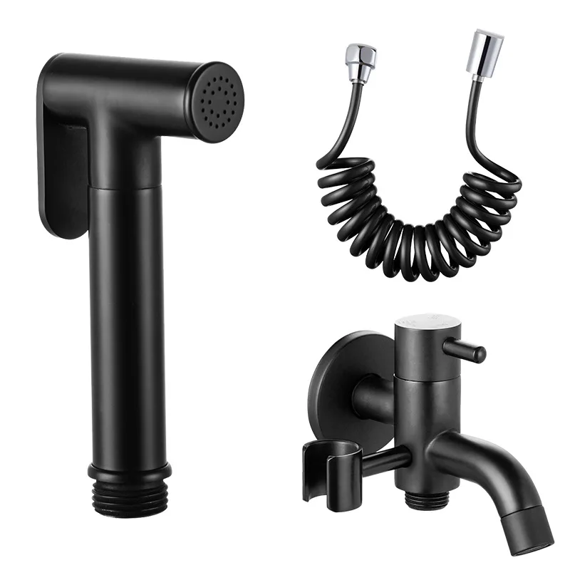 فوهة دش مطلية بالكروم باللون الأسود، دعامة توزيع المياه، خرطوم دش من مادة TPU، رفيق رذاذ المرحاض