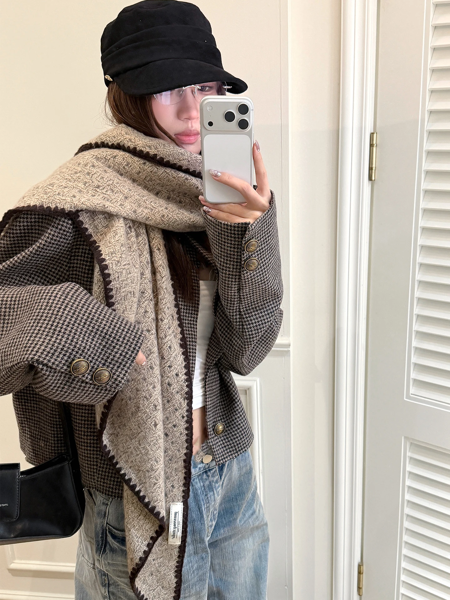 Maillard Style Scalloped Edge Knitted Triangular Scarf For Women Autumn And Winter Warm Neck Warmer Thickened Decorative Shawl