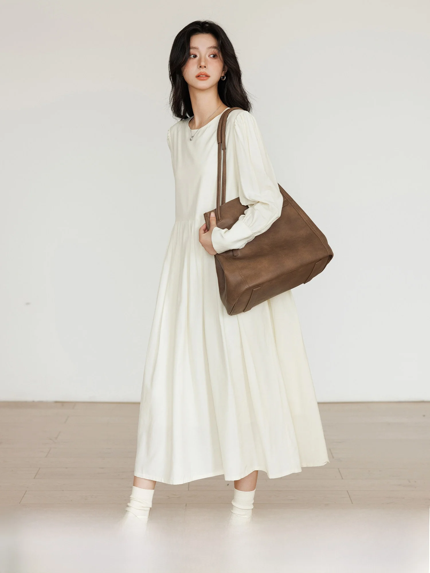 

Весенняя женская длинная юбка А-силуэта с круглым вырезом, для офиса, стройнящая, французский стиль, из вискозы и полиэстера