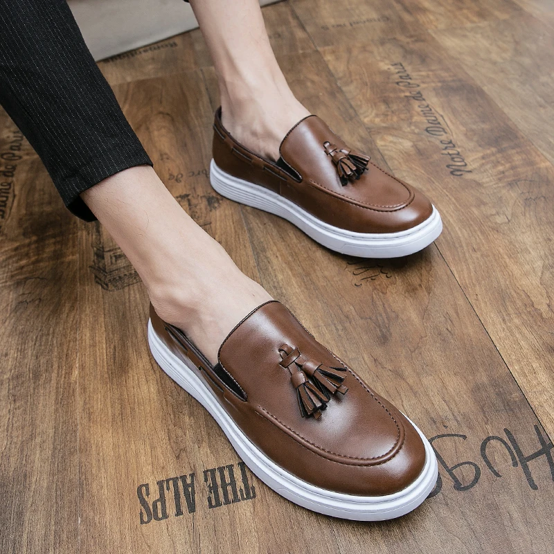 

Men Business Fringed Shoes Men Casual One-foot Lightweight Breathable Fashionable Brand Shoes Travel Shoes Sizes 38-44 Men Shoes