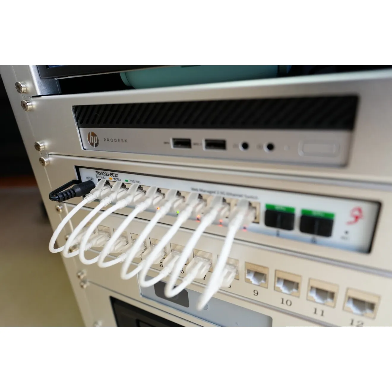 All-aluminum NAS cabinets, desktop cabinets, small network cabinets