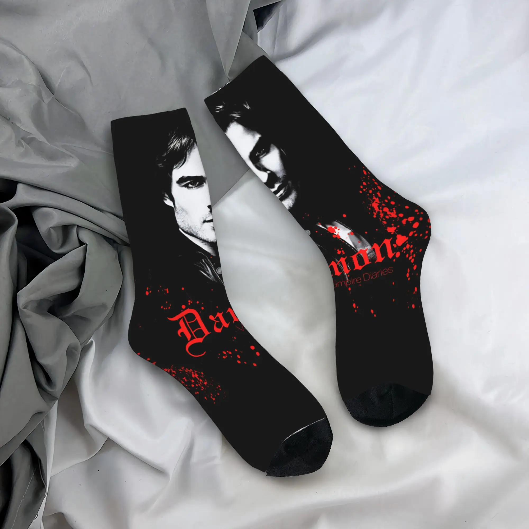 Hiver chaud Cool hommes femmes Damon Salvatore chaussettes Vampire Diaries chaussettes antidérapantes