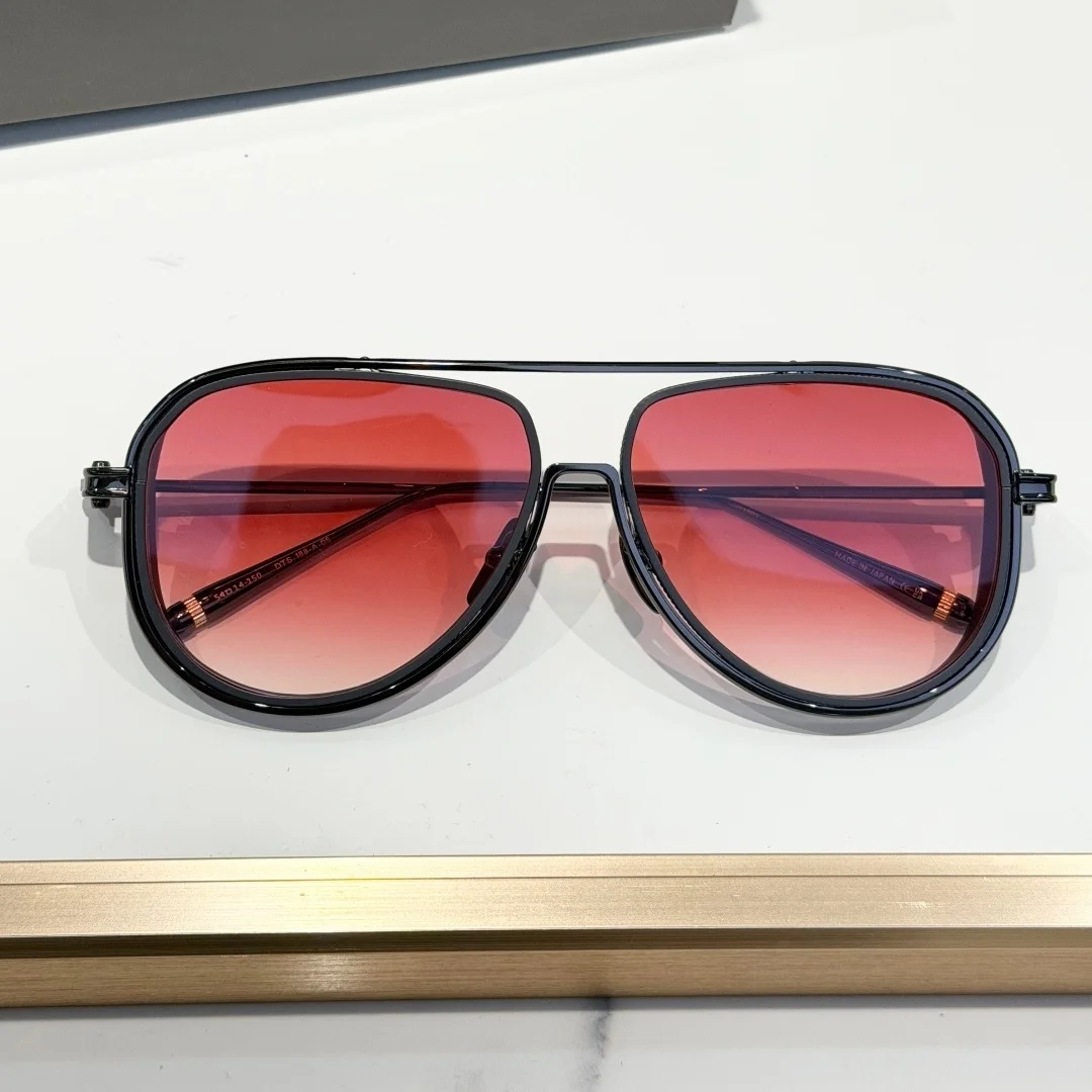 DTS188 Fashion Sunglasses Man Woman,Iconic Textured Side Design,UV Blocking Gradient Lens,Effortlessly Elevate Your Outfit