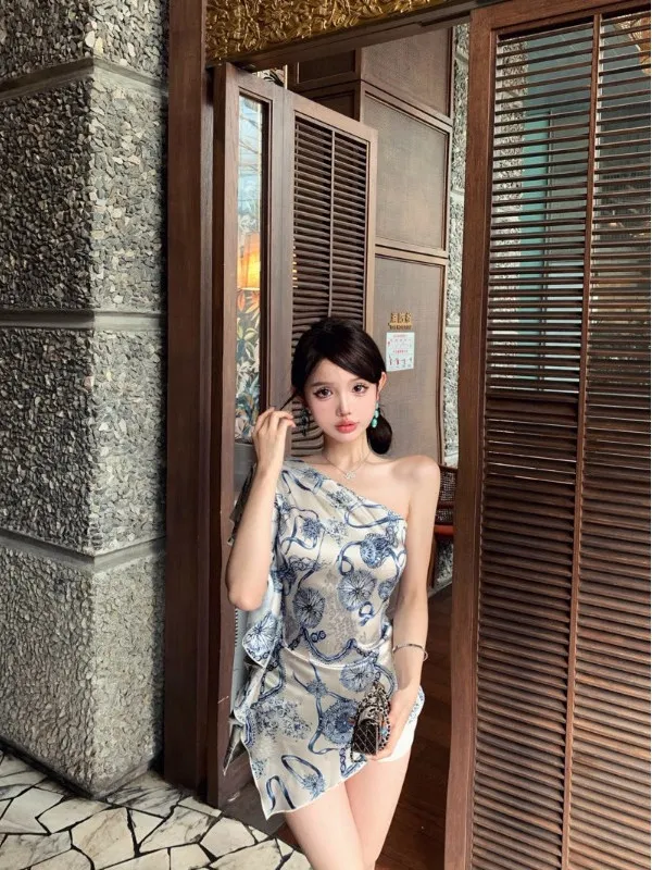 Damski letni satynowy top z nieregularnym dołem, wysokiej jakości, w stylu vintage z kwiatowym wzorem, francuski krótki rękaw.