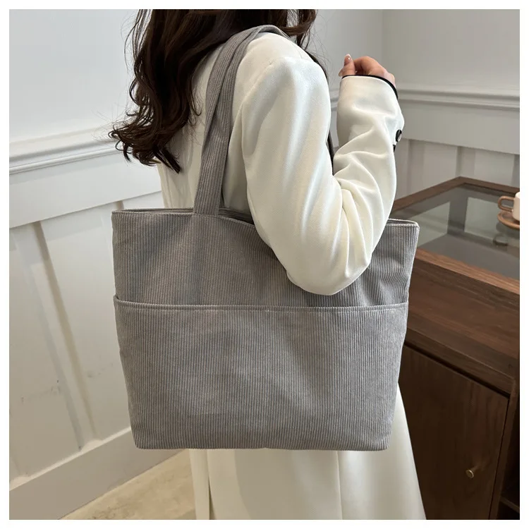 Lässige Cord-Tragetasche mit großem Fassungsvermögen, minimalistischem Design, weicher Stoff, Schultertasche für Damen, ideal für den täglichen Pendlergebrauch. – Detail 13