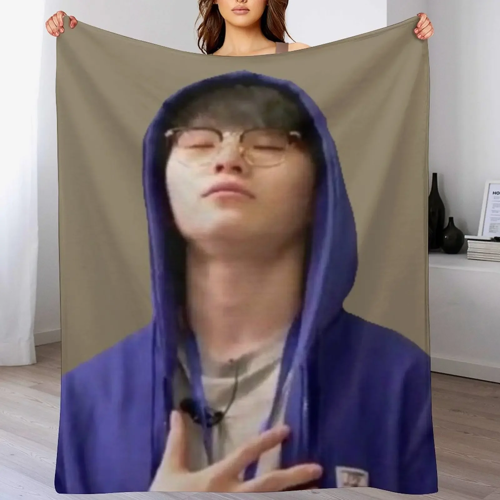 Woozi Relaxed Meme Throw Blanket