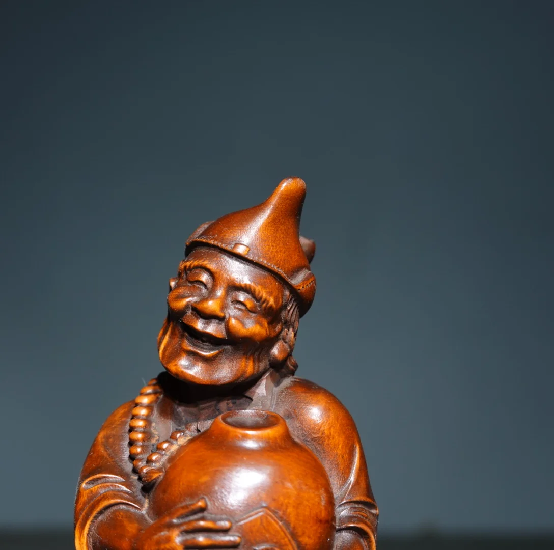 Retro lobular boxwood precision carving Jigong small ornaments