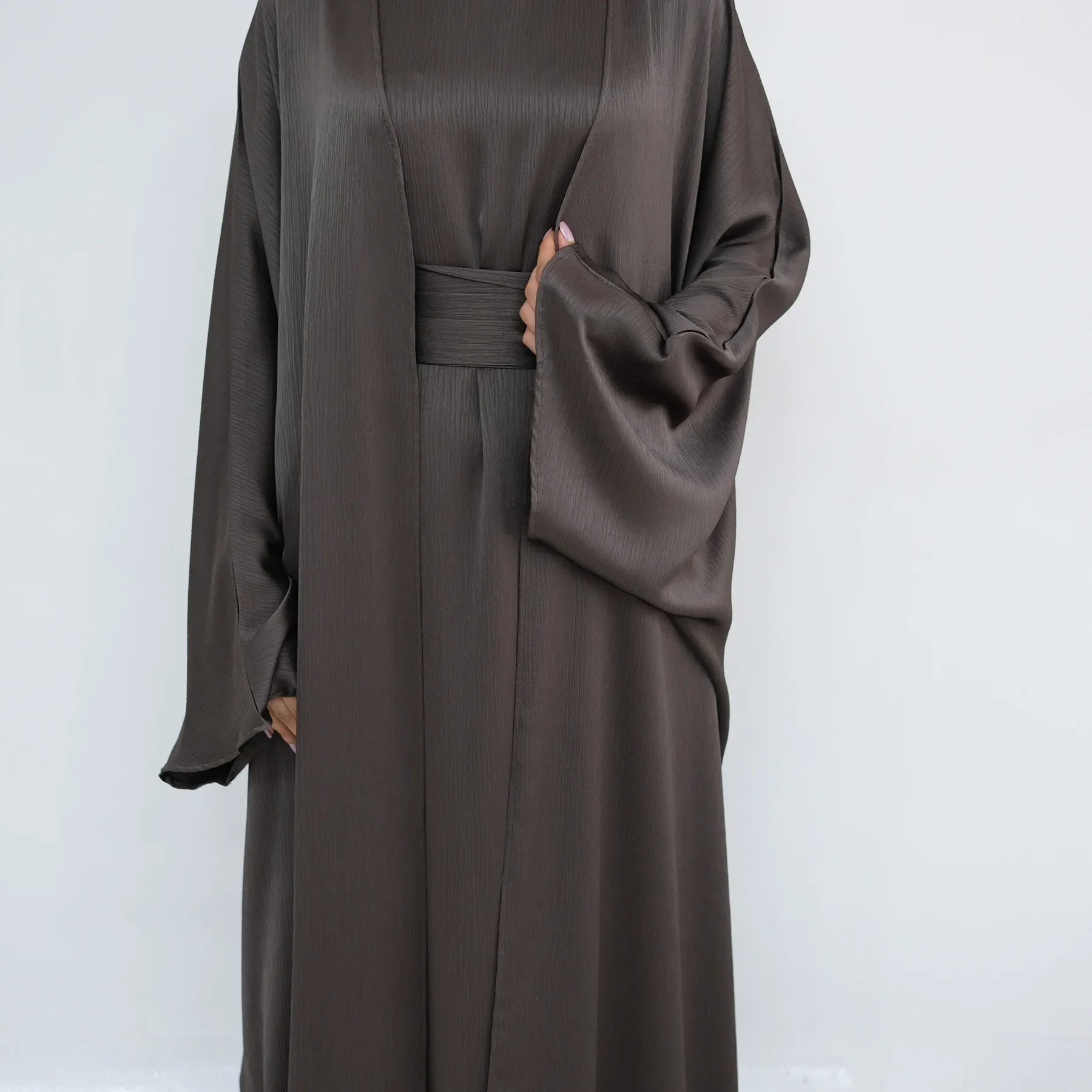 

Исламская роскошная абайя для Ид, скромный комплект из 2 предметов: сатиновое кимоно и абайя из Дубая, женское мусульманское платье, турецкий кафтан, кебайя, женская роба