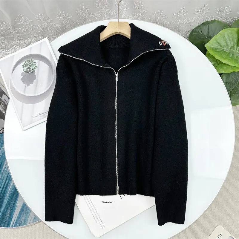

Fashion Favorite Crystal Flower Decorated Loose Knitted Cardigan Long Sleeve Zipper Closure Velvet Lined Tunic Style Women's Top