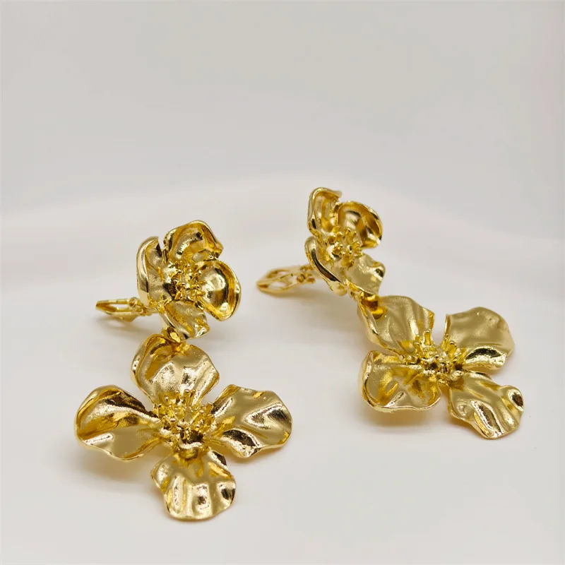 Non Pierced Gold Color Big Flower Clip on Earrings for Women Party Gift Vintage Metal Floral Flower Ear Cuff Earring Jewelry - view 3