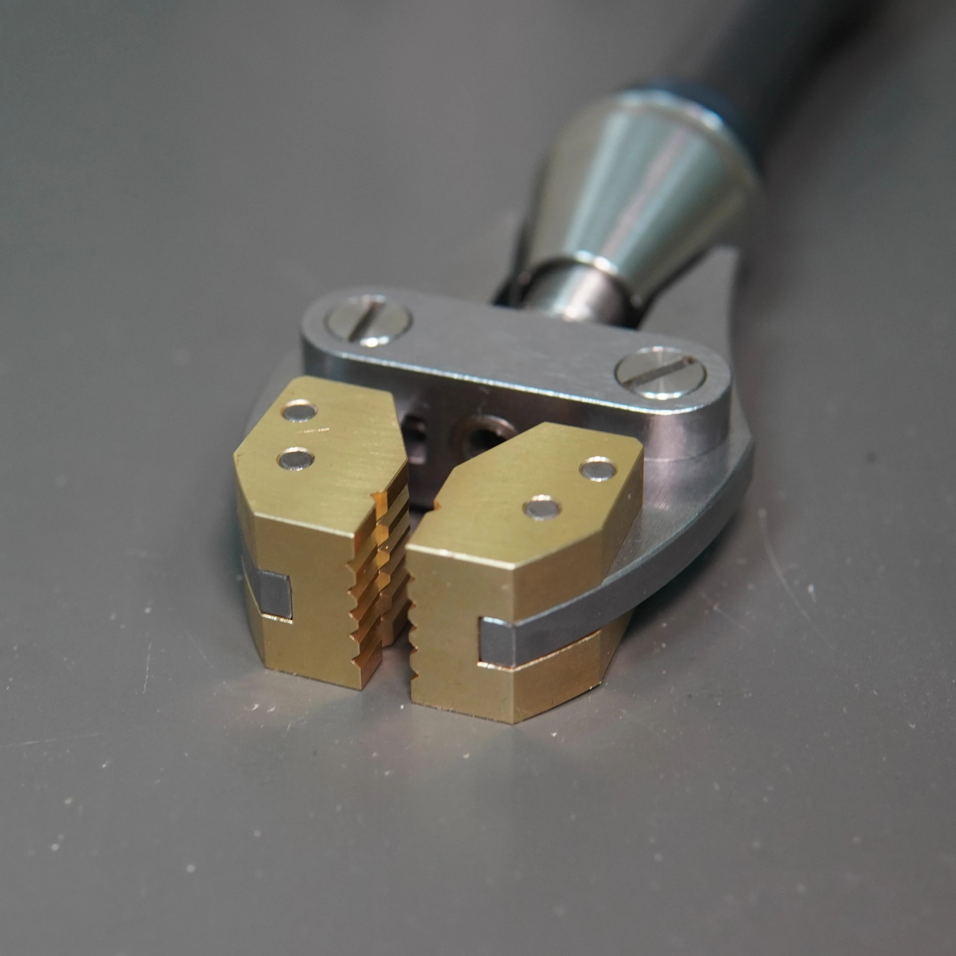 Household DIY Jewelry Tools Handheld Vise Clamping Tool Brass And Stainless Steel Handmade Pieces Holder Claw Pliers About 10mm