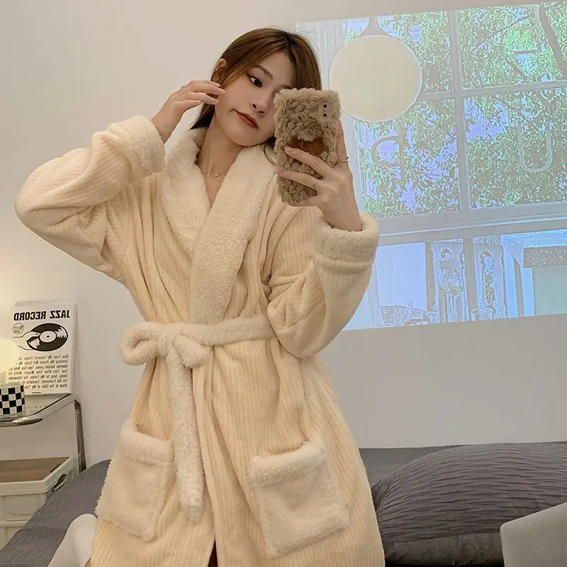 

Pure Wind Coral Velvet Women Bathrobe Bath Sweet Over The Knee Bathrobe Wear Flannel Pajamas Over It Loungewear Bathrobe Women